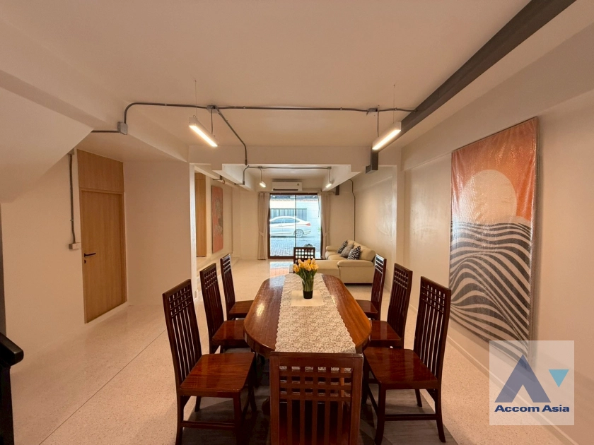 6  6 br House For Rent in Sukhumvit ,Bangkok BTS Phrom Phong 1110221