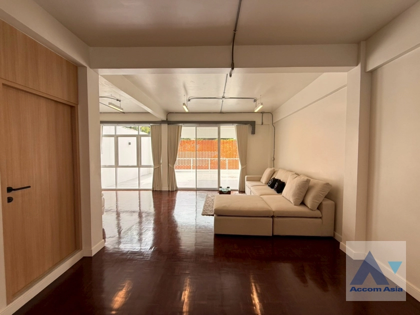 11  6 br House For Rent in Sukhumvit ,Bangkok BTS Phrom Phong 1110221