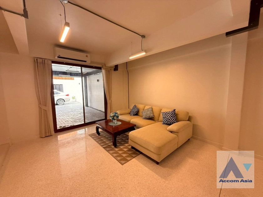  1  6 br House For Rent in Sukhumvit ,Bangkok BTS Phrom Phong 1110221