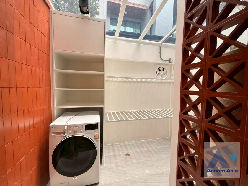 39  6 br House For Rent in Sukhumvit ,Bangkok BTS Phrom Phong 1110221