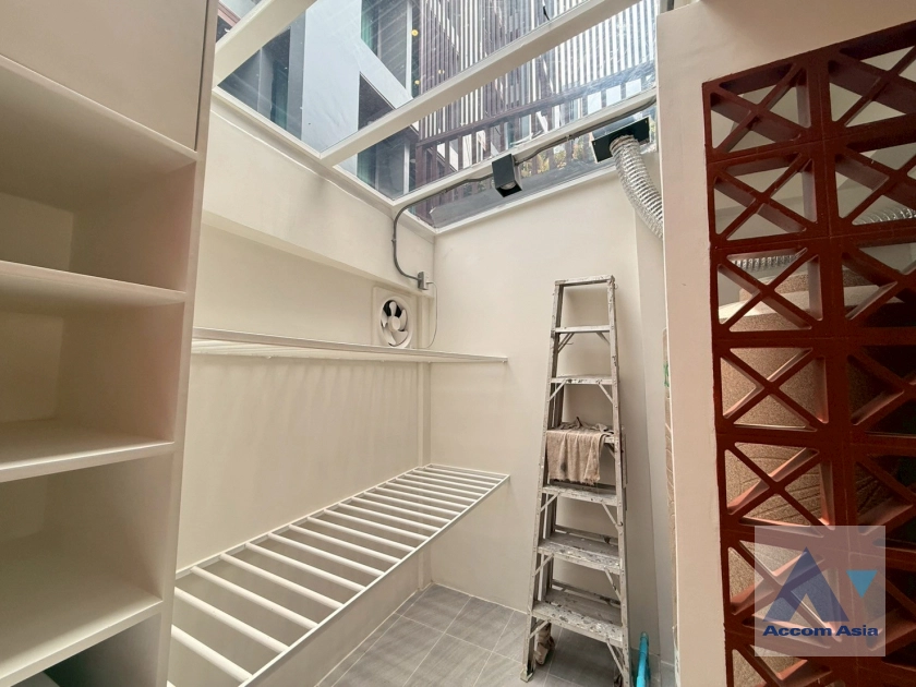 38  6 br House For Rent in Sukhumvit ,Bangkok BTS Phrom Phong 1110221