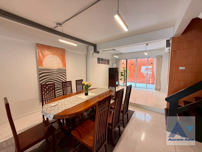 5  6 br House For Rent in Sukhumvit ,Bangkok BTS Phrom Phong 1110221