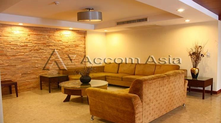 unitPet friendly |  3 Bedrooms  Apartment For Rent in Sukhumvit, Bangkok  near BTS Nana (210222)