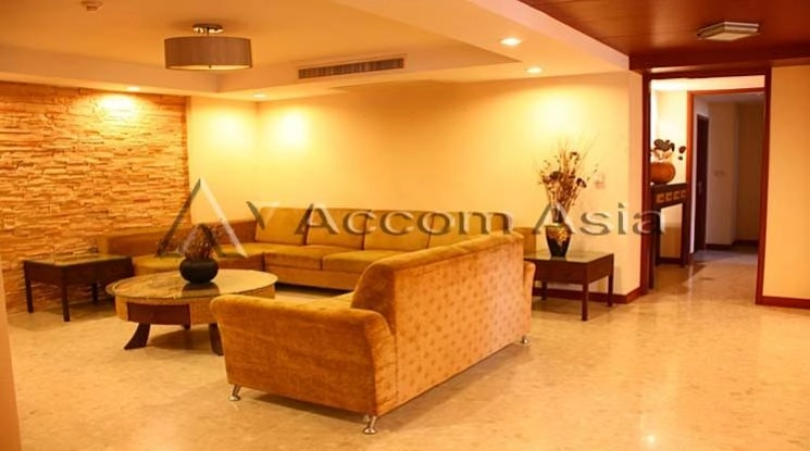 4  3 br Apartment For Rent in Sukhumvit ,Bangkok BTS Nana at Quiet and Peaceful  210222