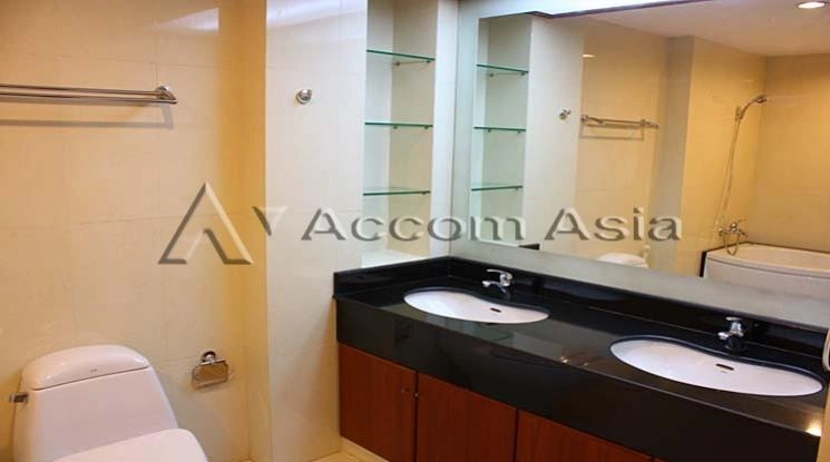 9  3 br Apartment For Rent in Sukhumvit ,Bangkok BTS Nana at Quiet and Peaceful  210222