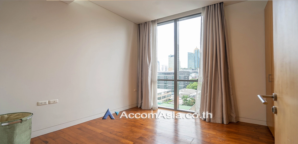 unit 2 Bedrooms  Condominium For Rent in Sukhumvit, Bangkok  near BTS Asok - MRT Sukhumvit (310246)