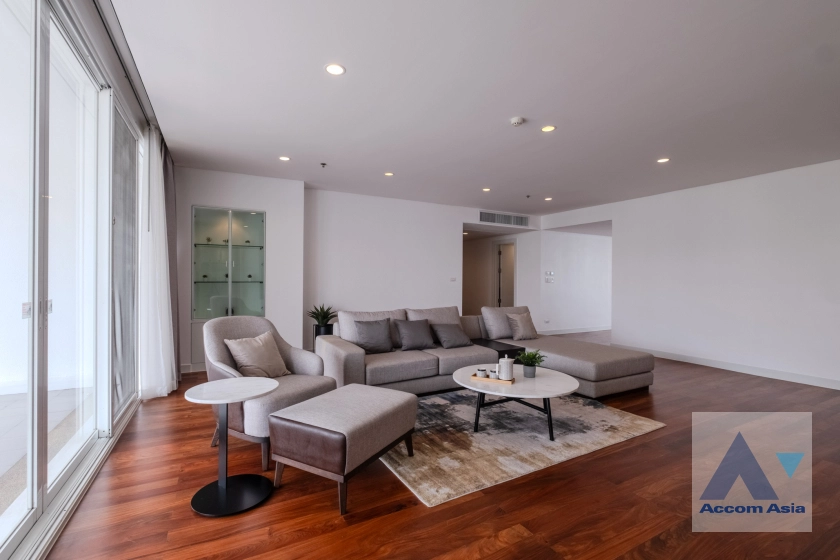 7  4 br Apartment For Rent in Sukhumvit ,Bangkok BTS Ekkamai at Ekkamai Family Apartment 210244