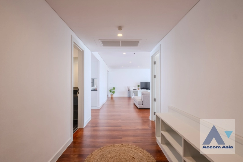 unitPet friendly |  4 Bedrooms  Apartment For Rent in Sukhumvit, Bangkok  near BTS Ekkamai (210244)