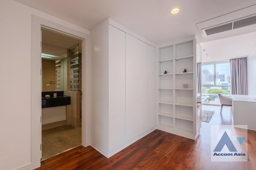 11  4 br Apartment For Rent in Sukhumvit ,Bangkok BTS Ekkamai at Ekkamai Family Apartment 210244