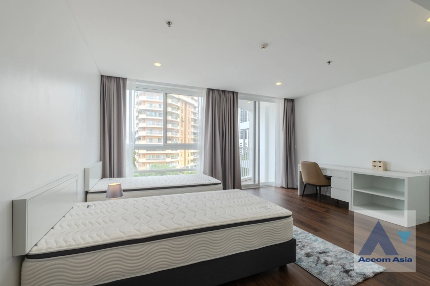 16  4 br Apartment For Rent in Sukhumvit ,Bangkok BTS Ekkamai at Ekkamai Family Apartment 210244