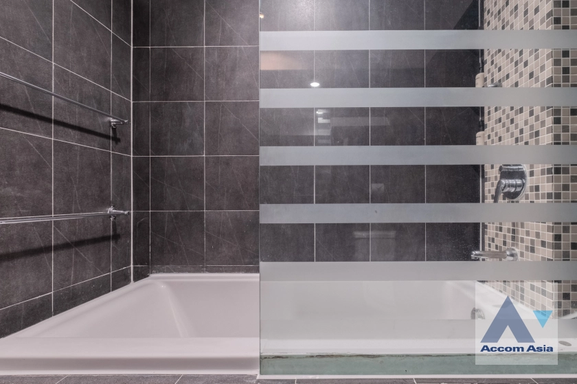 19  4 br Apartment For Rent in Sukhumvit ,Bangkok BTS Ekkamai at Ekkamai Family Apartment 210244