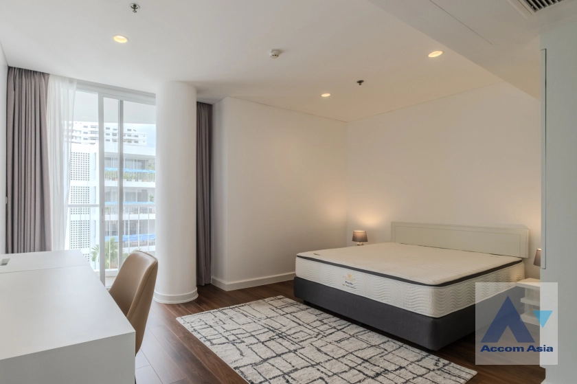 24  4 br Apartment For Rent in Sukhumvit ,Bangkok BTS Ekkamai at Ekkamai Family Apartment 210244