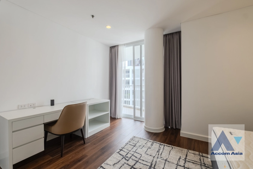 25  4 br Apartment For Rent in Sukhumvit ,Bangkok BTS Ekkamai at Ekkamai Family Apartment 210244