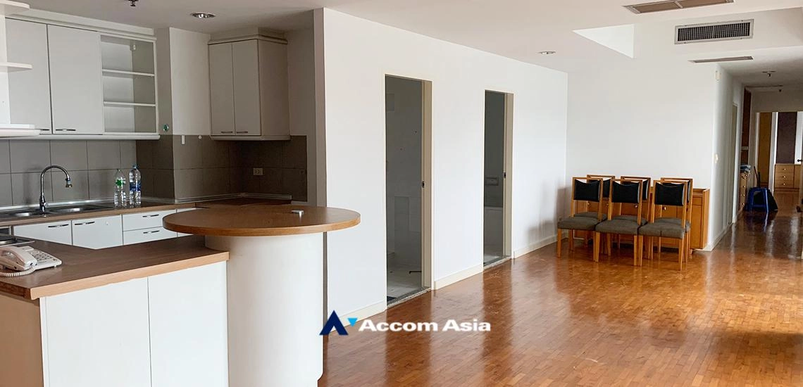 unit 3 Bedrooms  Condominium For Rent & Sale in Sathorn, Bangkok  near BRT Thanon Chan (210353)