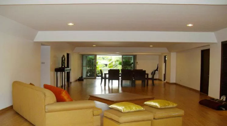  1  3 br Apartment For Rent in Sukhumvit ,Bangkok BTS Asok - MRT Sukhumvit at Family Apartment with Lake View 310237