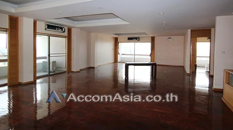  2  4 br Apartment For Rent in Sathorn ,Bangkok MRT Lumphini at Living with natural 810310