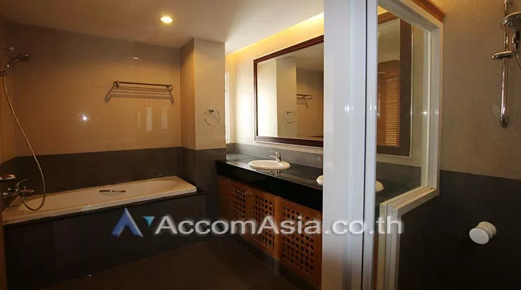 8  4 br Apartment For Rent in Sathorn ,Bangkok MRT Lumphini at Living with natural 810310