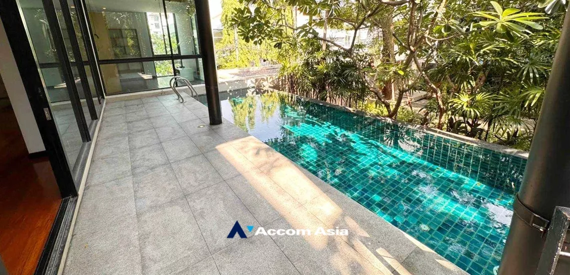 11  4 br House For Rent in Sukhumvit ,Bangkok BTS Ekkamai at Luxury House with private pool in Ekkamai 610266