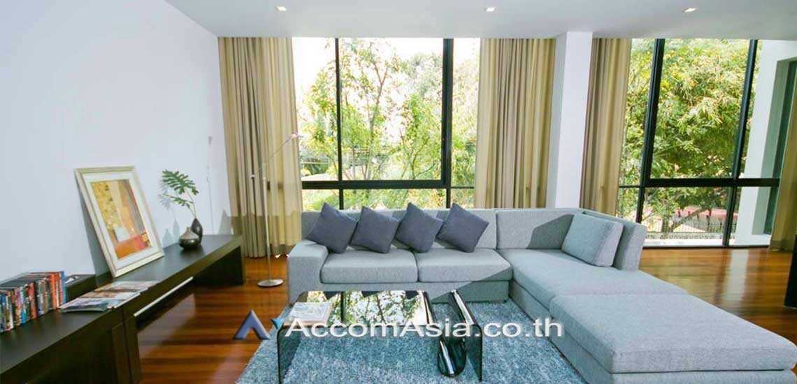 Luxury House with private pool in Ekkamai 3 br House For Rent in