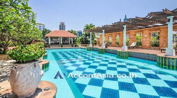  1 Bedroom  Condominium For Rent in Ploenchit, Bangkok  near BTS Chitlom (1510302)