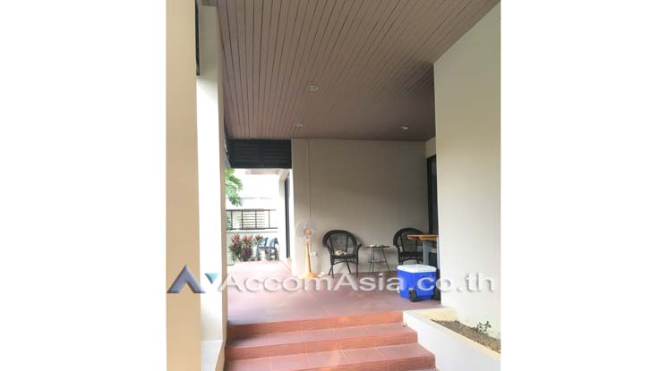 Private Swimming Pool |  4 Bedrooms  House For Rent in Sukhumvit, Bangkok  near BTS Ekkamai (1710303)