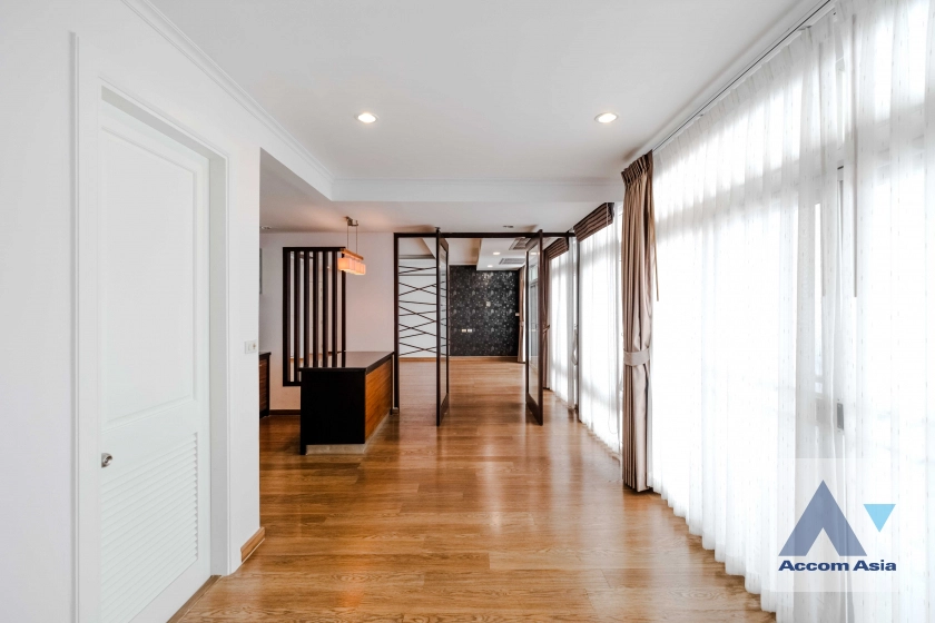 unit 3 Bedrooms  Condominium For Rent & Sale in Sukhumvit, Bangkok  near BTS Asok - MRT Sukhumvit (1510353)