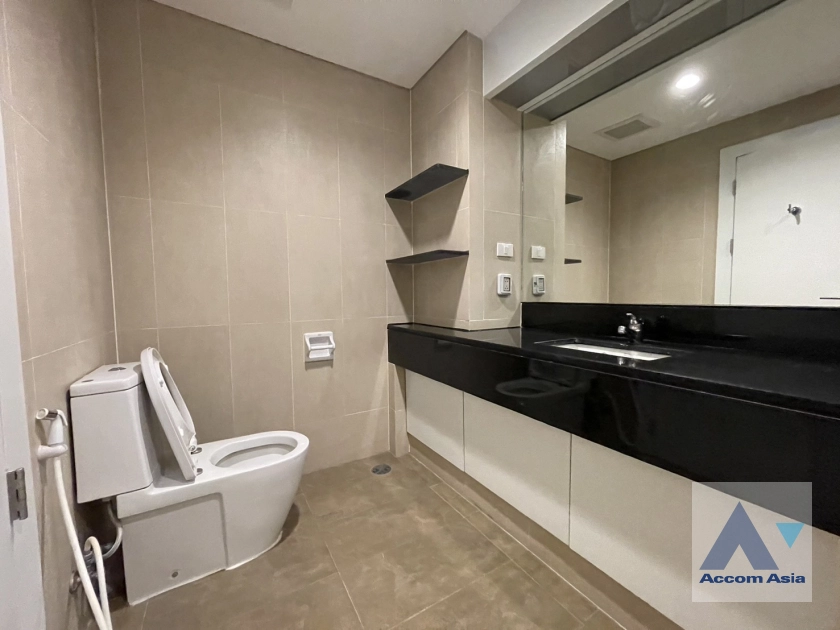 8  3 br Apartment for rent and sale in Sukhumvit ,Bangkok BTS Ekkamai at Ekkamai Family Apartment 1410382