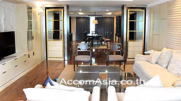  3 Bedrooms  Apartment For Rent in Sukhumvit, Bangkok  near BTS Asok (1001901)