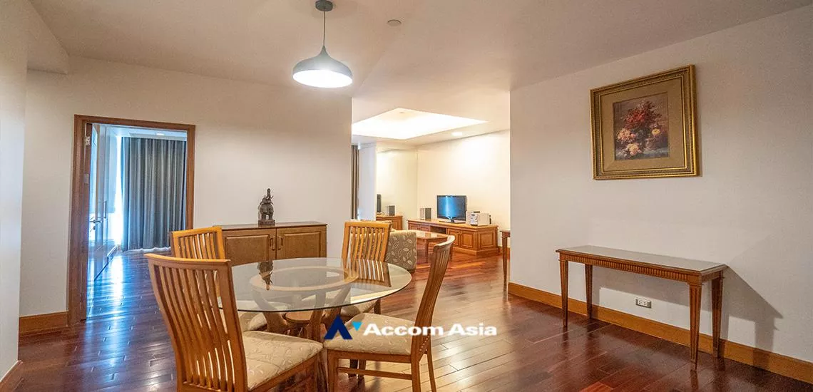 unit 2 Bedrooms  Condominium For Rent & Sale in Sathorn, Bangkok  near BTS Chong Nonsi (1510403)