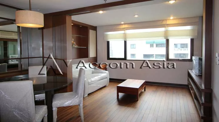 unit 2 Bedrooms  Condominium For Rent in Ploenchit, Bangkok  near BTS Ratchadamri (1510404)