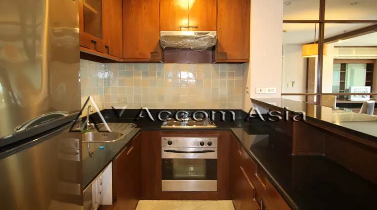 unit 2 Bedrooms  Condominium For Rent in Ploenchit, Bangkok  near BTS Ratchadamri (1510404)