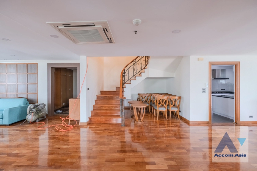 unitBig Balcony, Duplex Condo, Pet friendly |  3 Bedrooms  Apartment For Rent & Sale in Sukhumvit, Bangkok  near BTS Nana (1410527)