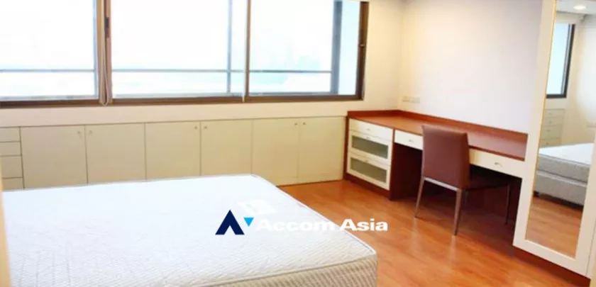 8  2 br Apartment For Rent in Ploenchit ,Bangkok BTS Ratchadamri at Step to Lumpini Park 1510546