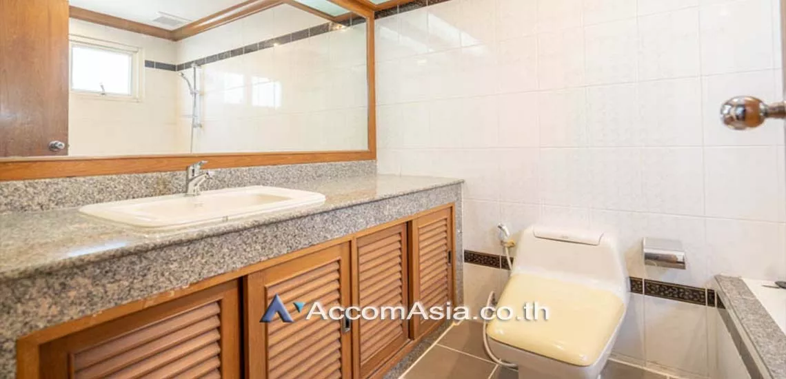 9  3 br Apartment For Rent in Sathorn ,Bangkok BTS Chong Nonsi at Classic Contemporary Style 1000603
