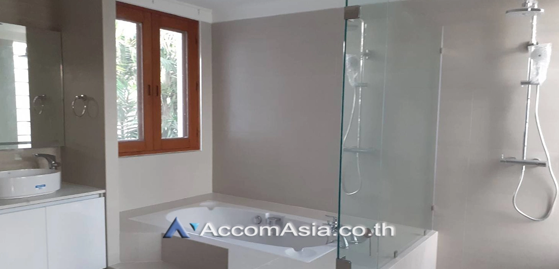 6  4 br House for rent and sale in Pattanakarn ,Bangkok BTS On Nut at Panya Pattanakarn Village 10004014
