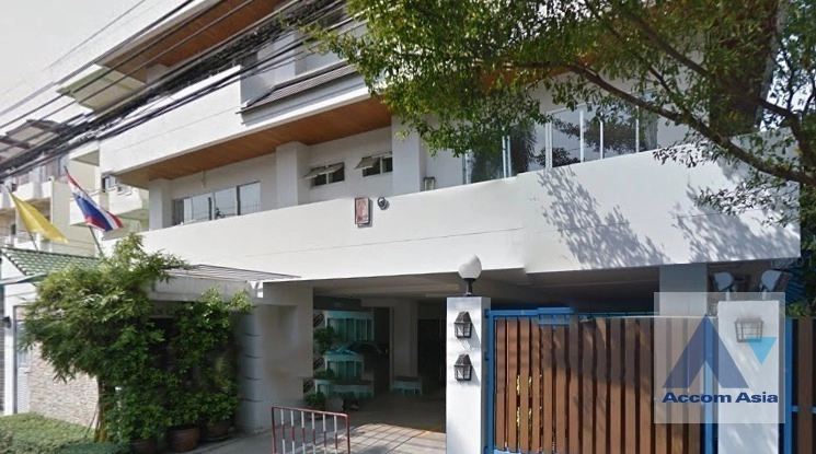 unitPet friendly |  2 Bedrooms  Apartment For Rent in Sathorn, Bangkok  near BTS Chong Nonsi (18527)