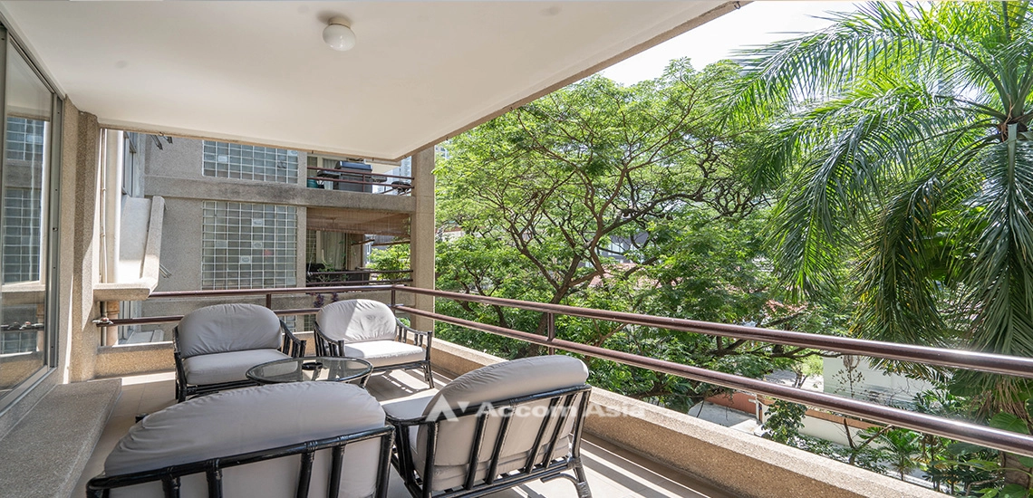 Big Balcony |  Suite for family Apartment  3 Bedroom for Rent BTS Nana in Sukhumvit Bangkok