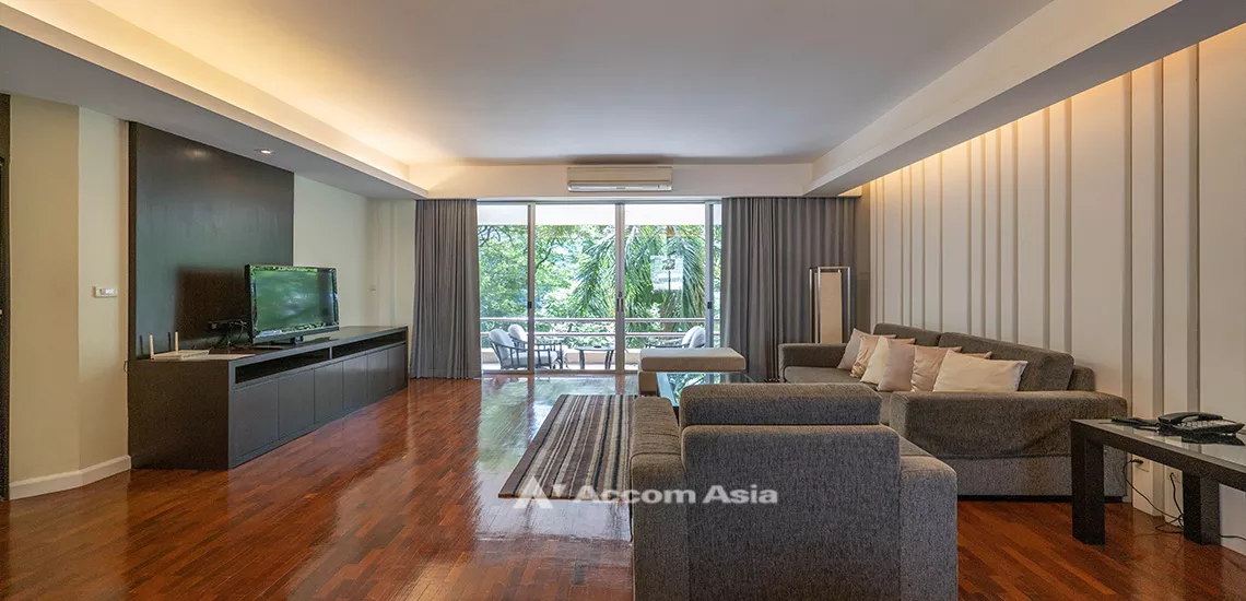 Big Balcony |  3 Bedrooms  Apartment For Rent in Sukhumvit, Bangkok  near BTS Nana (20427)