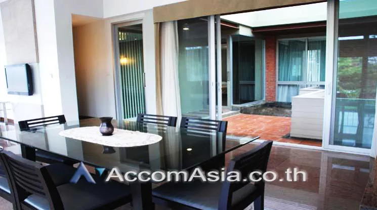  2 Bedrooms  Apartment For Rent in Sukhumvit, Bangkok  near BTS Ekkamai (118561)