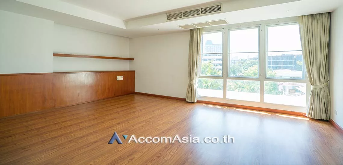 4  4 br Apartment For Rent in Sukhumvit ,Bangkok BTS Thong Lo at Ideal for family living and pet lover 18564