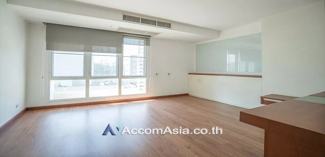 4  3 br Apartment For Rent in Sukhumvit ,Bangkok BTS Thong Lo at Ideal for family living and pet lover 18565