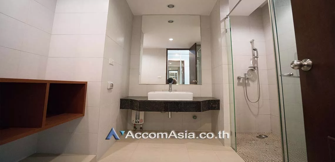 8  3 br Apartment For Rent in Sukhumvit ,Bangkok BTS Thong Lo at Ideal for family living and pet lover 18565