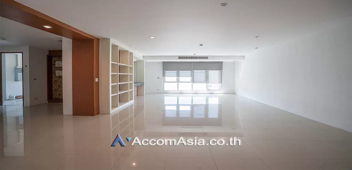 Pet friendly |  Ideal for family living and pet lover Apartment  3 Bedroom for Rent BTS Thong Lo in Sukhumvit Bangkok