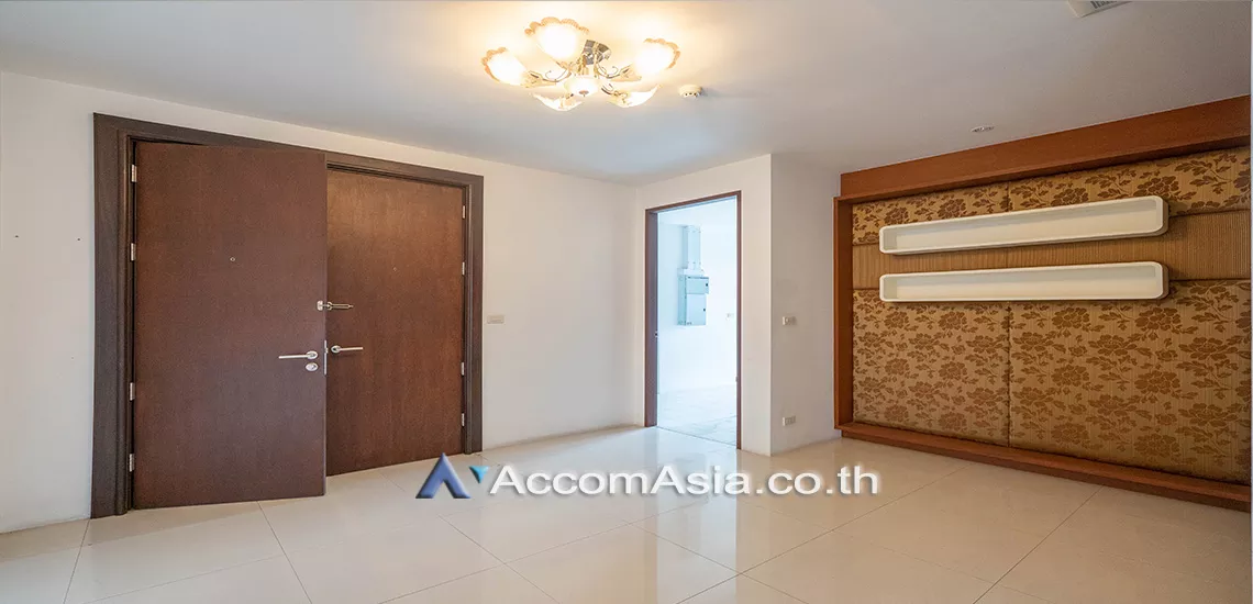 5  3 br Apartment For Rent in Sukhumvit ,Bangkok BTS Thong Lo at Ideal for family living and pet lover 18566