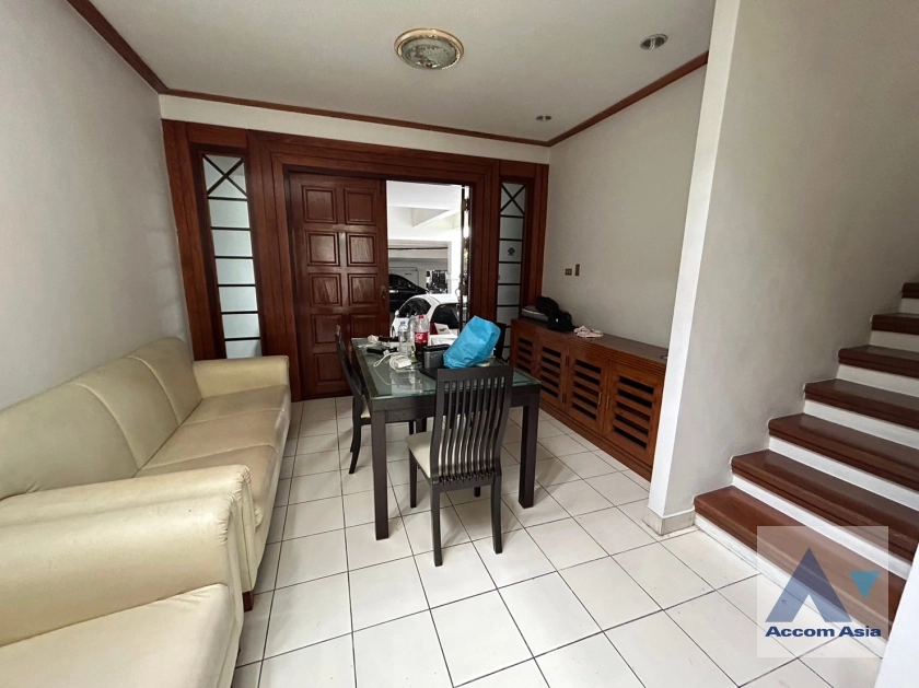 7  3 br Townhouse for rent and sale in Sathorn ,Bangkok BRT Nararam 3 at Modern style 118582