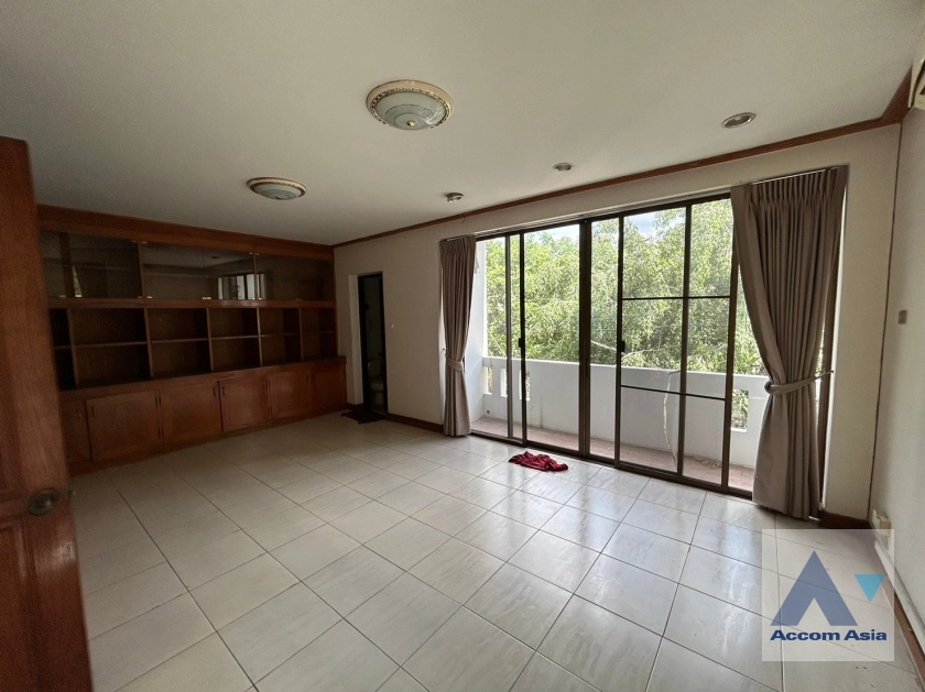 9  3 br Townhouse for rent and sale in Sathorn ,Bangkok BRT Nararam 3 at Modern style 118582