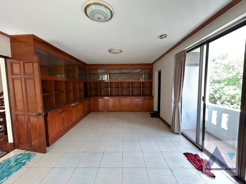 8  3 br Townhouse for rent and sale in Sathorn ,Bangkok BRT Nararam 3 at Modern style 118582