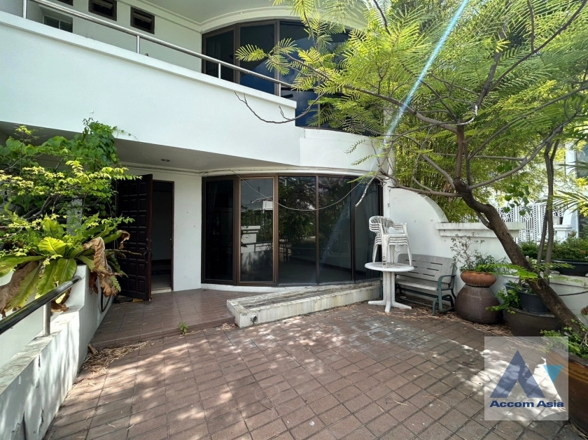 unit 3 Bedrooms  Townhouse For Rent & Sale in Sathorn, Bangkok  near BRT Nararam 3 (118582)
