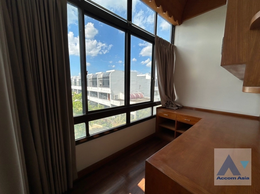 14  3 br Townhouse for rent and sale in Sathorn ,Bangkok BRT Nararam 3 at Modern style 118582
