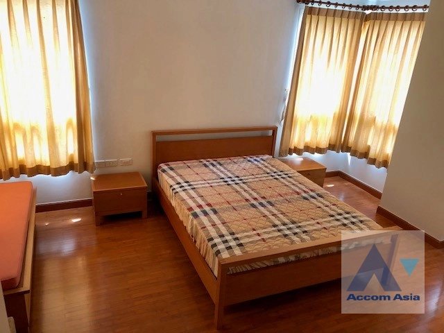 unitBaan Siri Sathorn  Yenakard Condominium